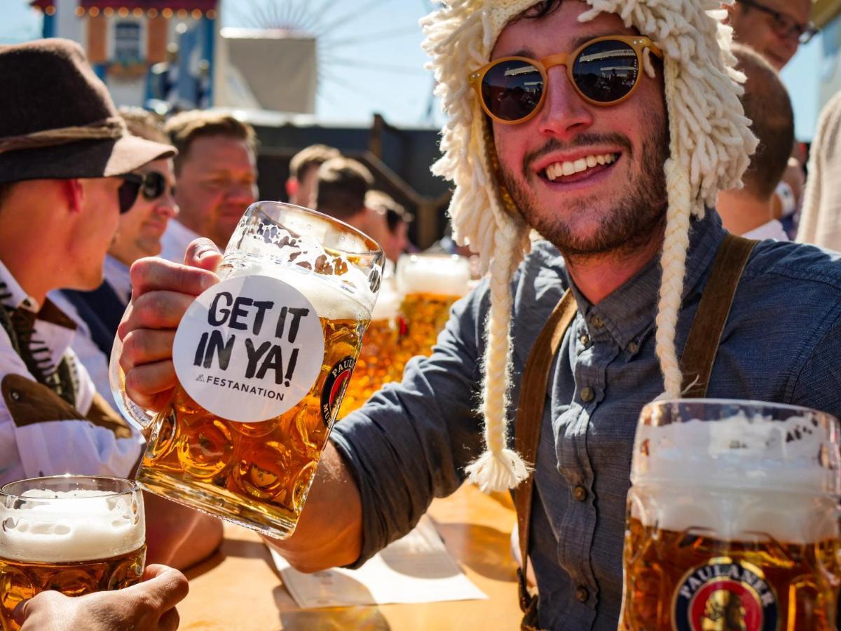 Отель Festanation Oktoberfest Camp #2 Мюнхен Экстерьер фото