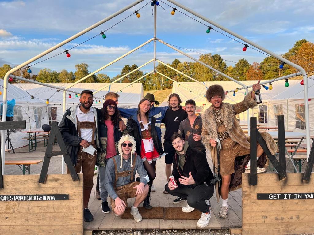 Отель Festanation Oktoberfest Camp #2 Мюнхен Экстерьер фото