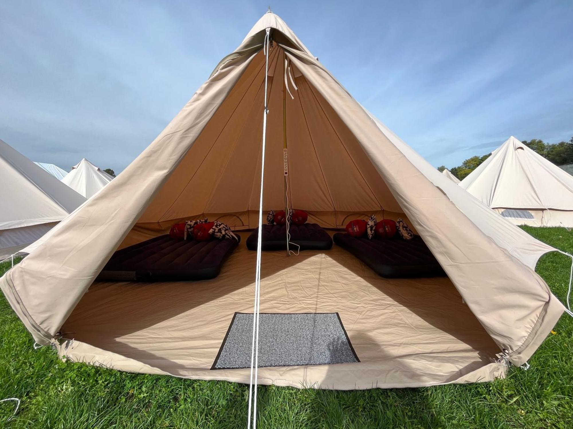 Отель Festanation Oktoberfest Camp #2 Мюнхен Экстерьер фото