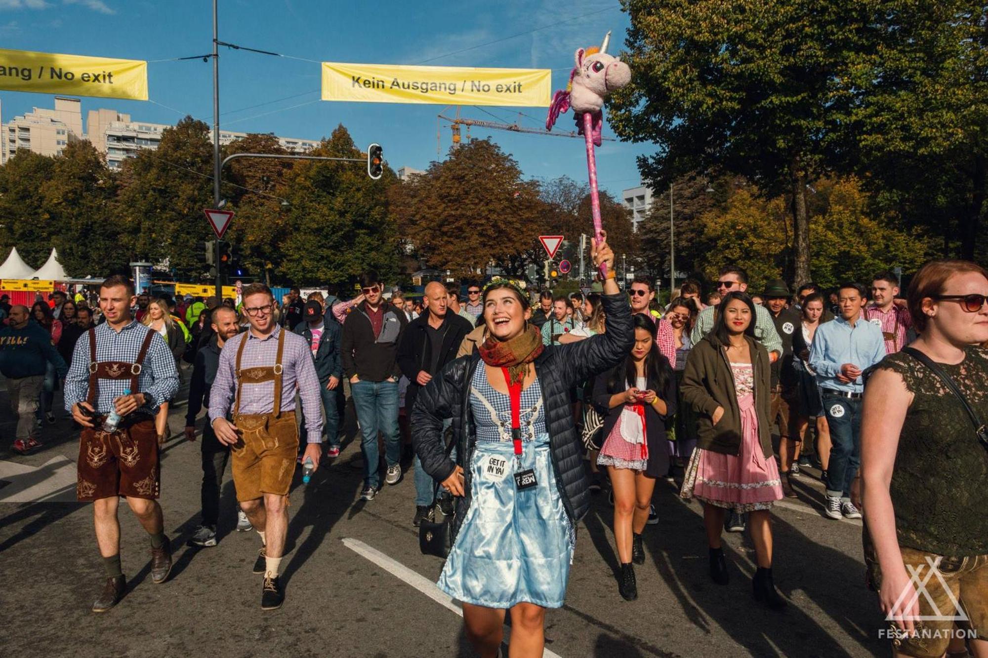 Отель Festanation Oktoberfest Camp #2 Мюнхен Экстерьер фото