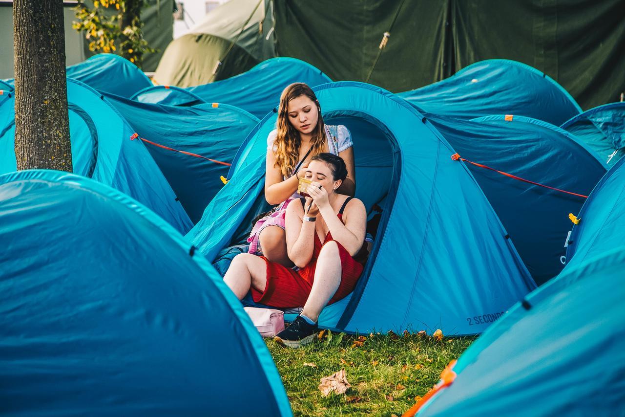 Отель Festanation Oktoberfest Camp #2 Мюнхен Экстерьер фото