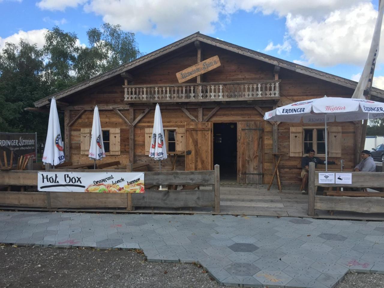 Отель Festanation Oktoberfest Camp #2 Мюнхен Экстерьер фото